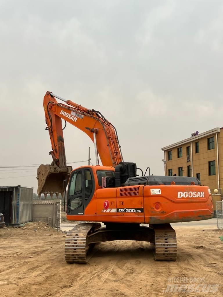 Doosan DX300LCA Гусеничные экскаваторы