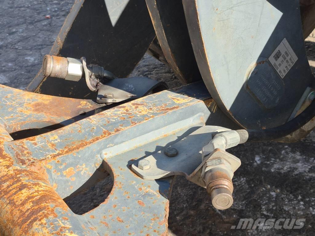 John Deere 204 K Фронтальные погрузчики