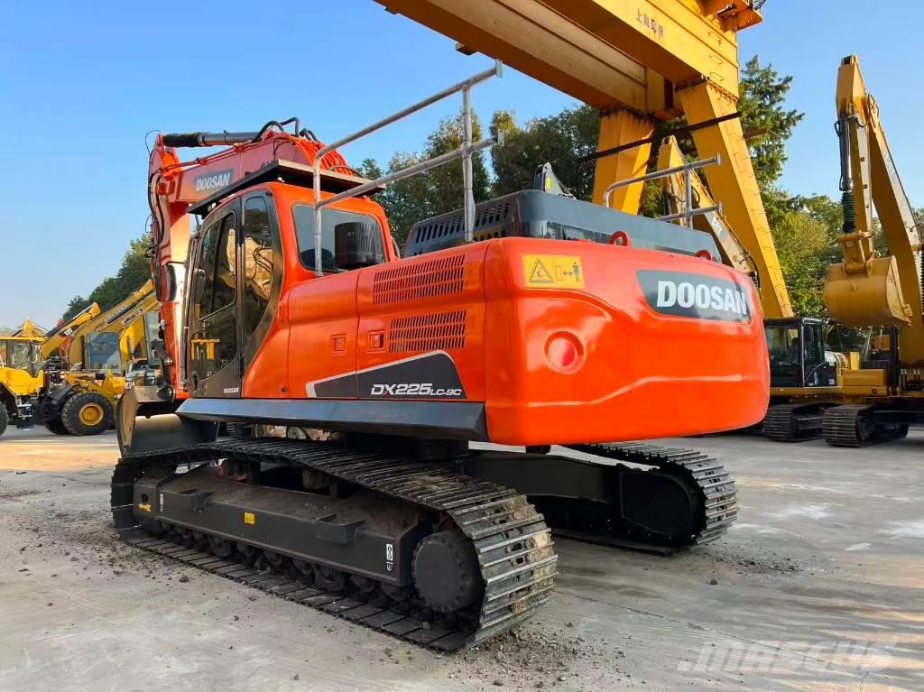 Doosan DX225LC-9C Гусеничные экскаваторы
