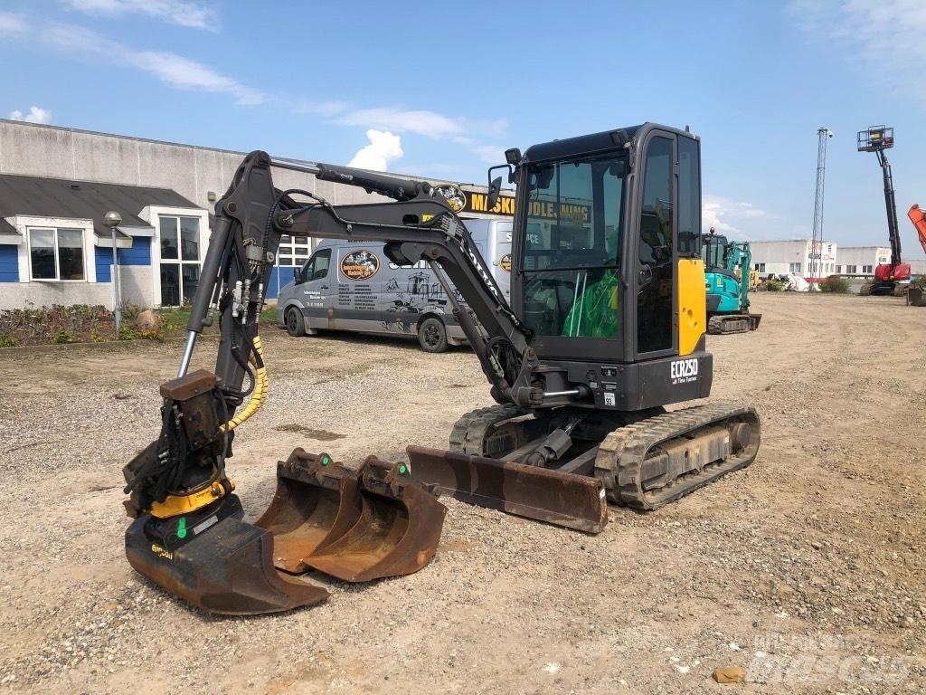 Volvo ECR 25 D Мини-экскаваторы