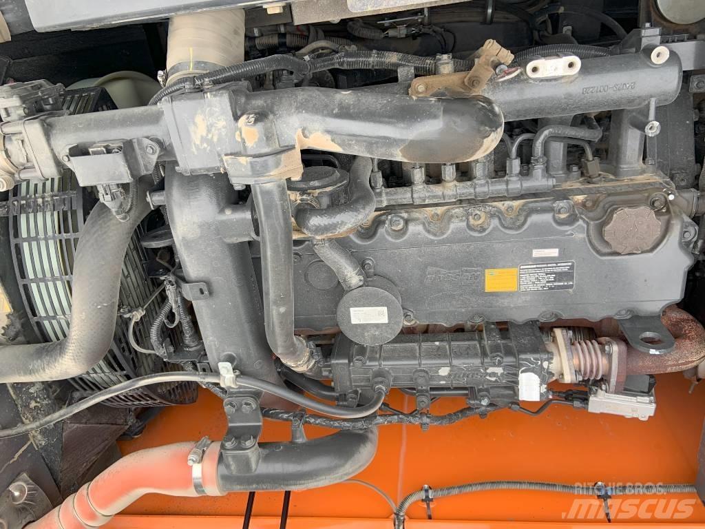 Doosan DX 225 LC-5 Гусеничные экскаваторы
