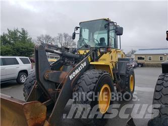 Komatsu WA 200 Фронтальные погрузчики