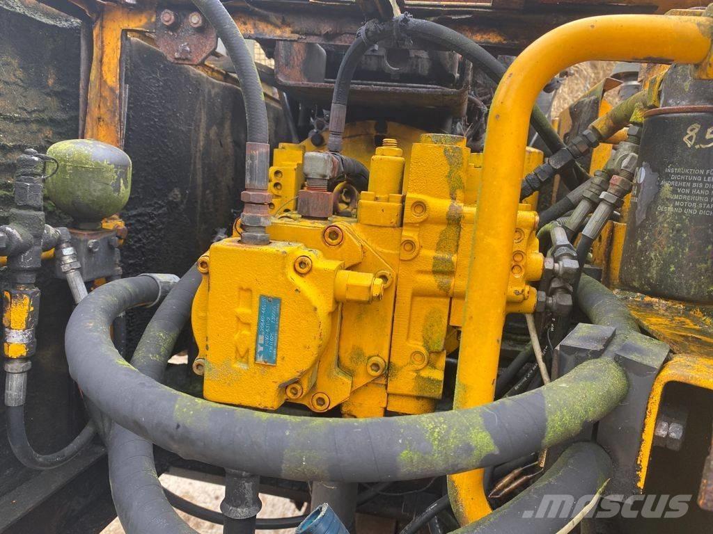 JCB JS 130 Гусеничные экскаваторы