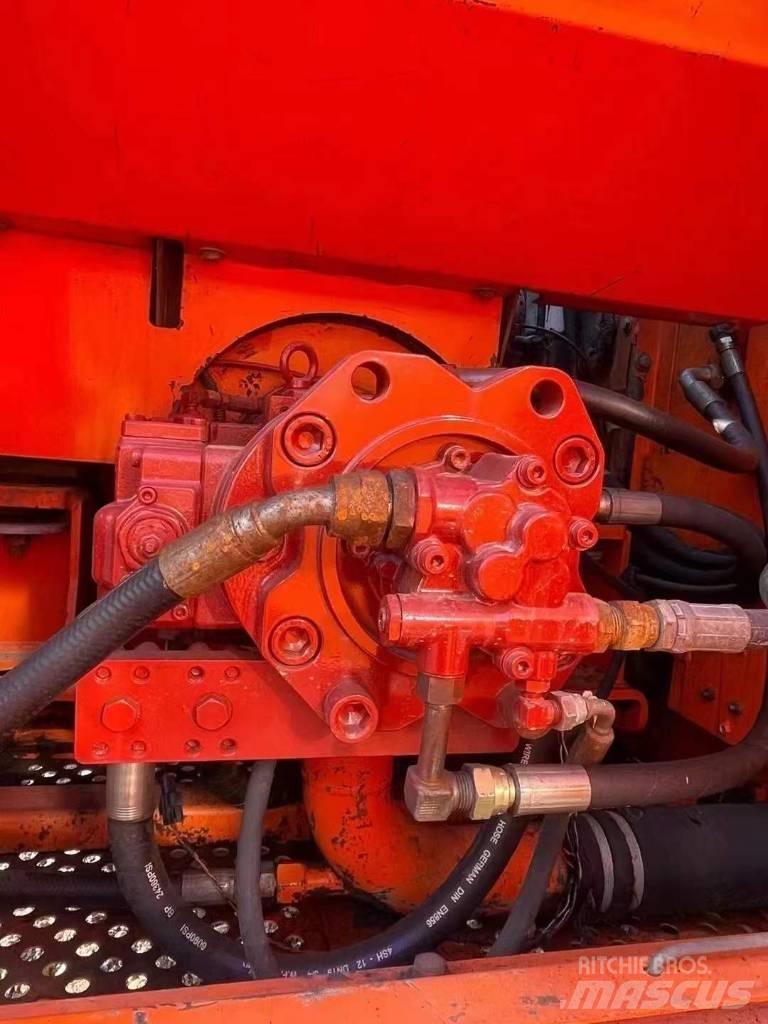 Doosan DH 300 LC-7 Гусеничные экскаваторы
