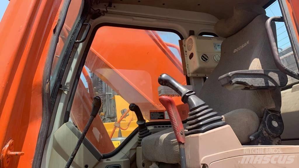 Doosan DH 300 LC-7 Гусеничные экскаваторы
