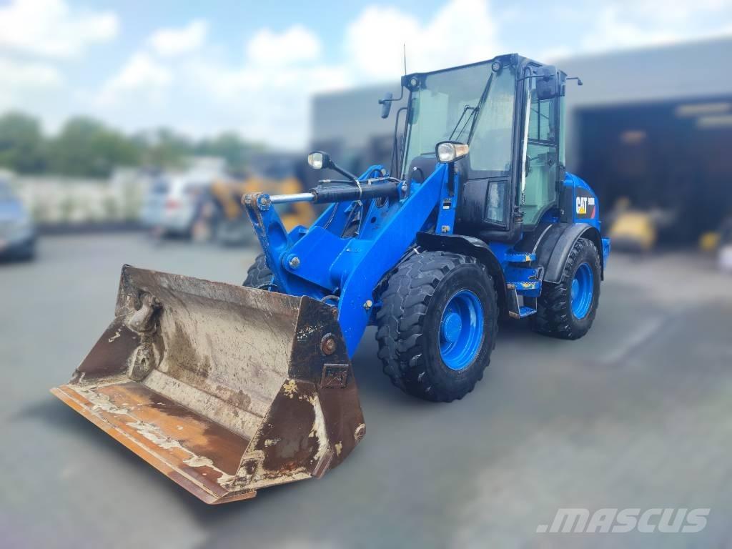 CAT 908 M Фронтальные погрузчики