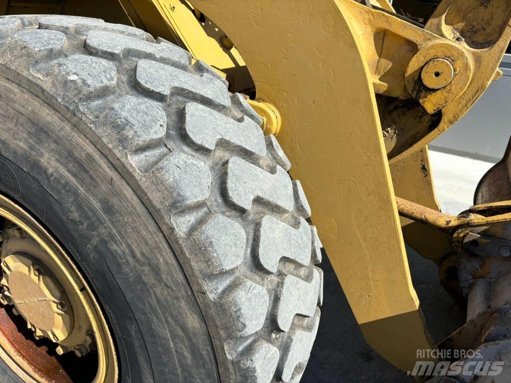 CAT 936 Фронтальные погрузчики