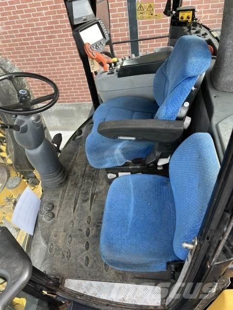 New Holland FR9080 Самоходные кормоуборочные комбайны