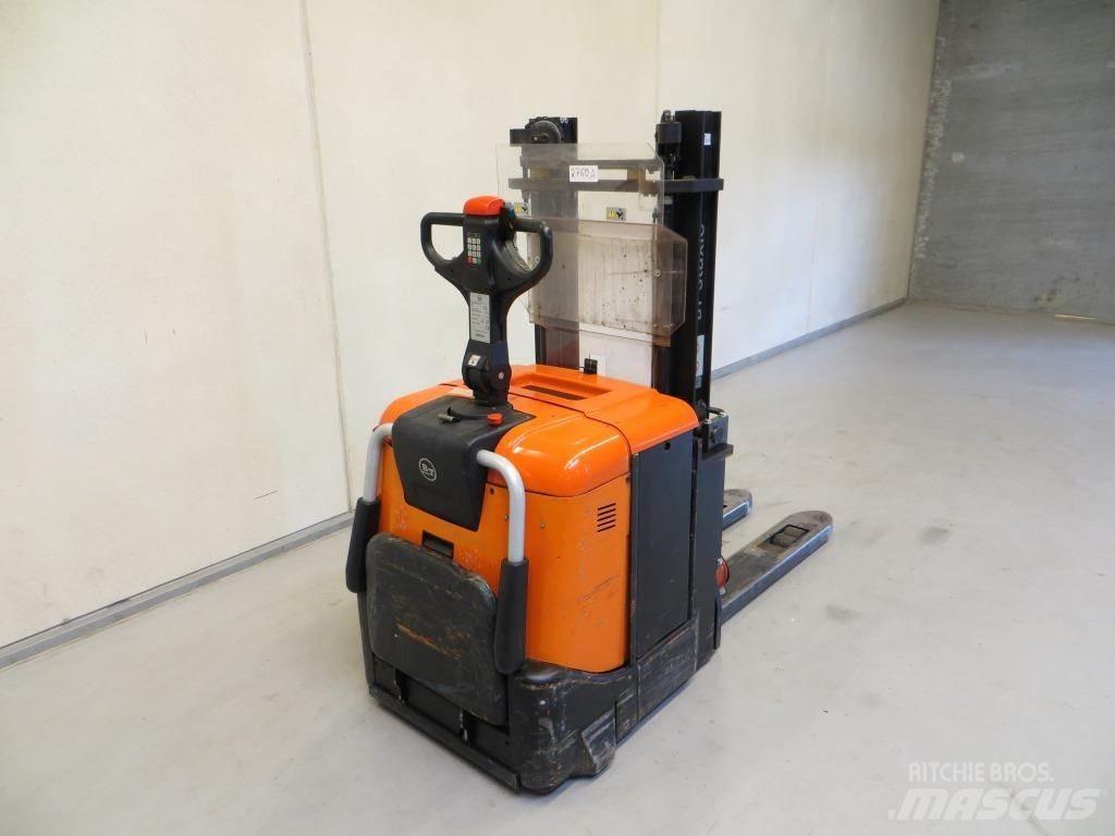 BT SPE125 Самоходные электроштабелёры