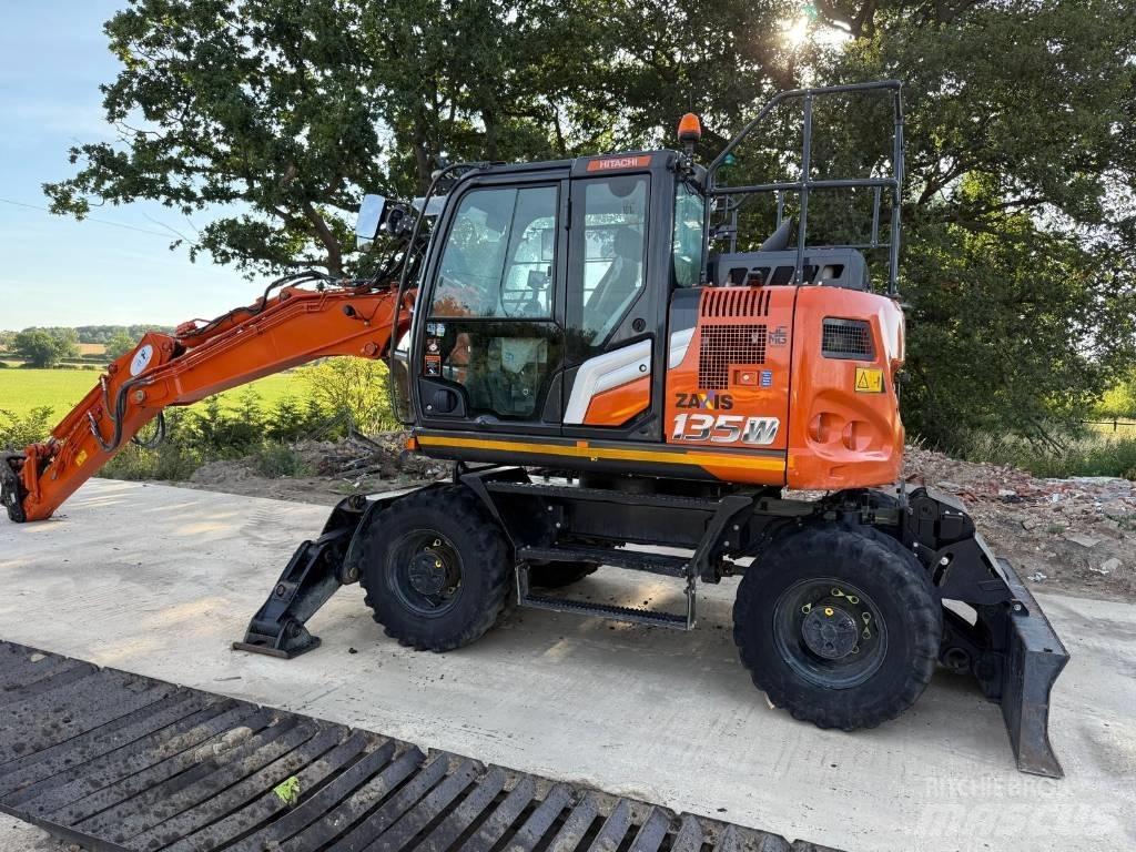 Hitachi ZX 135 W-7 Колёсные экскаваторы