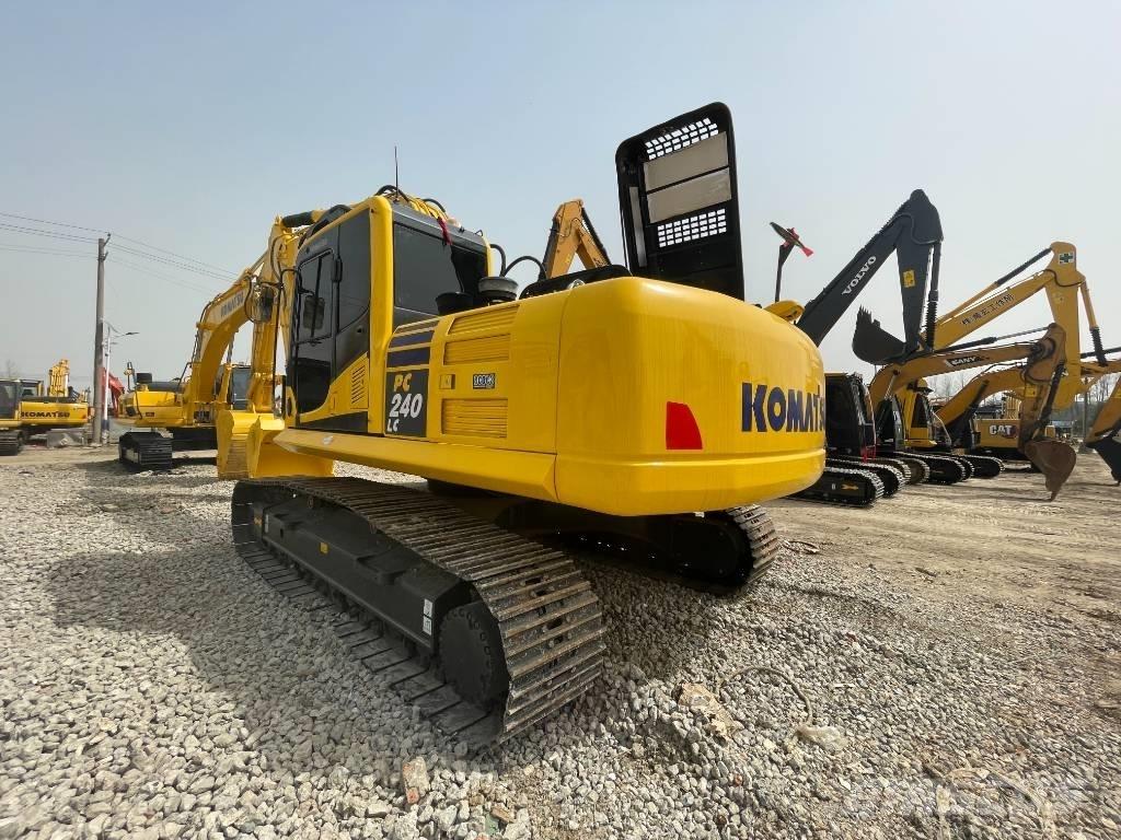 Komatsu PC 240 Гусеничные экскаваторы