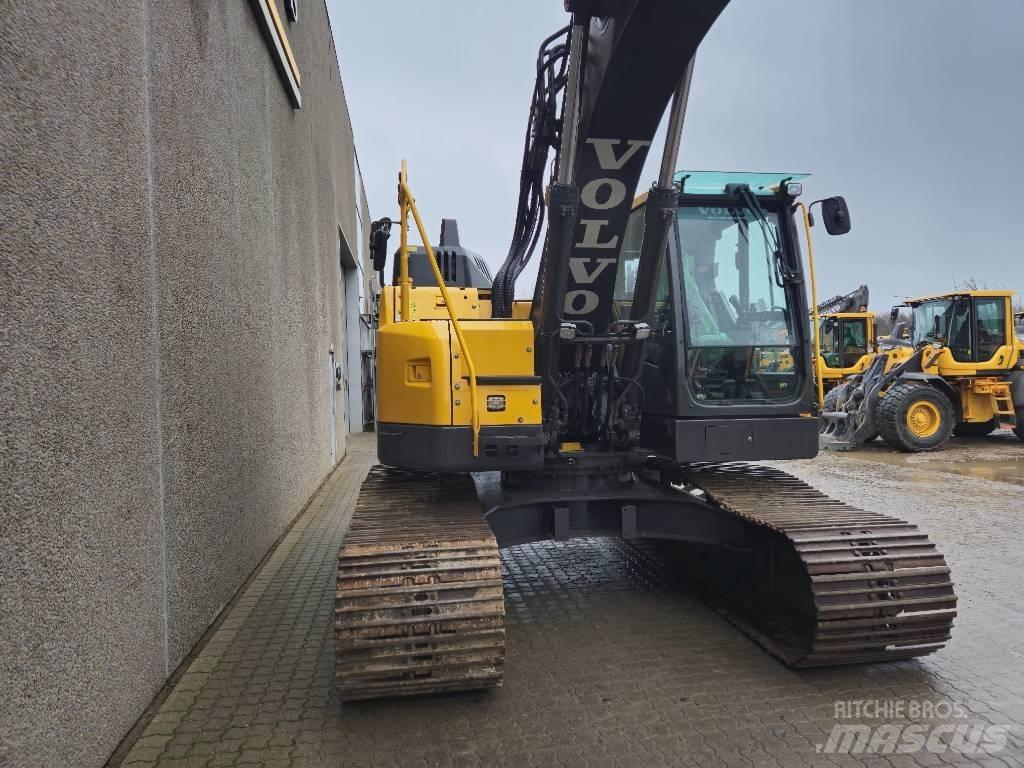 Volvo ECR 235 EL Гусеничные экскаваторы