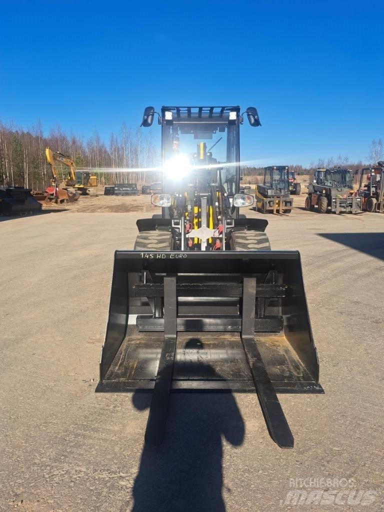 JCB 403 Многофункциональные сельскохозяйственные погрузчики