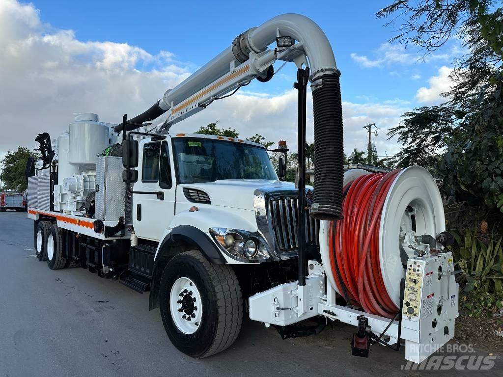 International 7400 Ассенизаторские машины