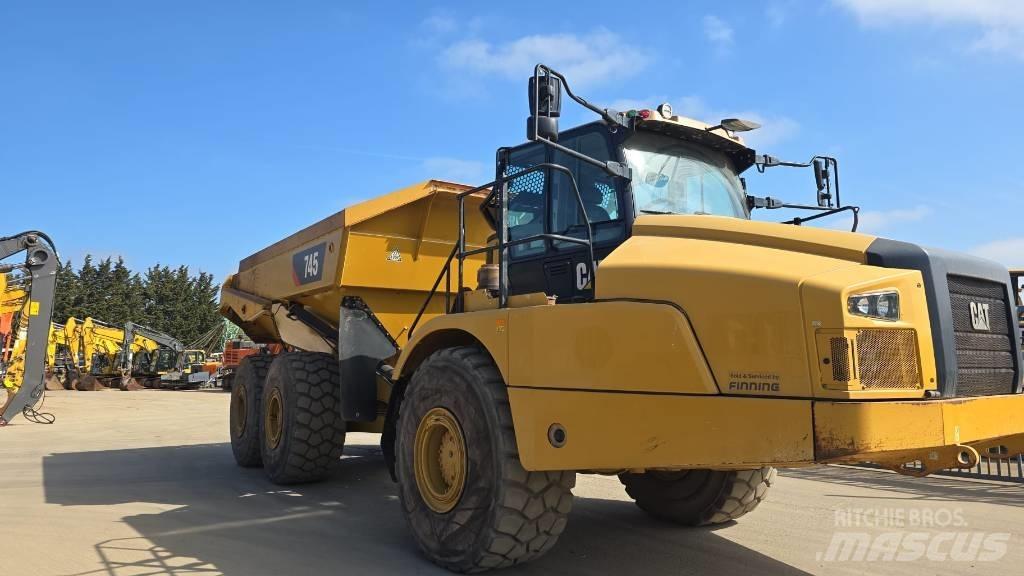 CAT 745 Шарнирно-сочленённые самосвалы