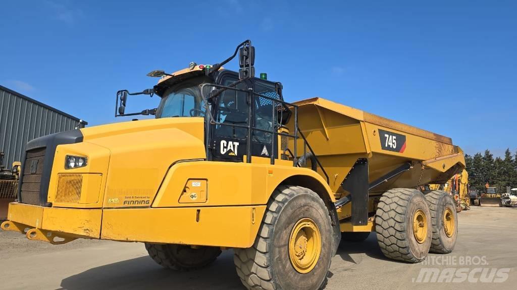CAT 745 Шарнирно-сочленённые самосвалы