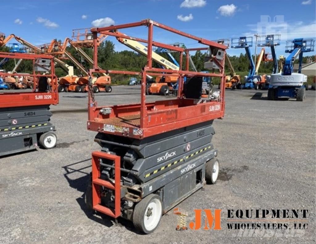 SkyJack SJ III 3226 Ножничные подъемники