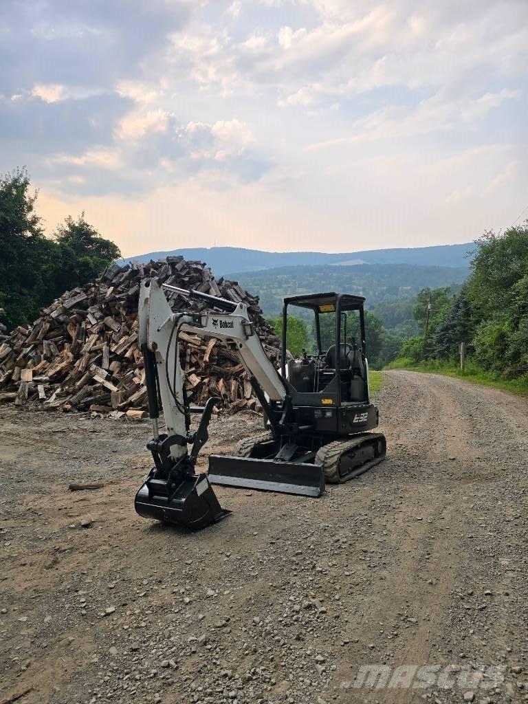 Bobcat E 32 Мини-экскаваторы