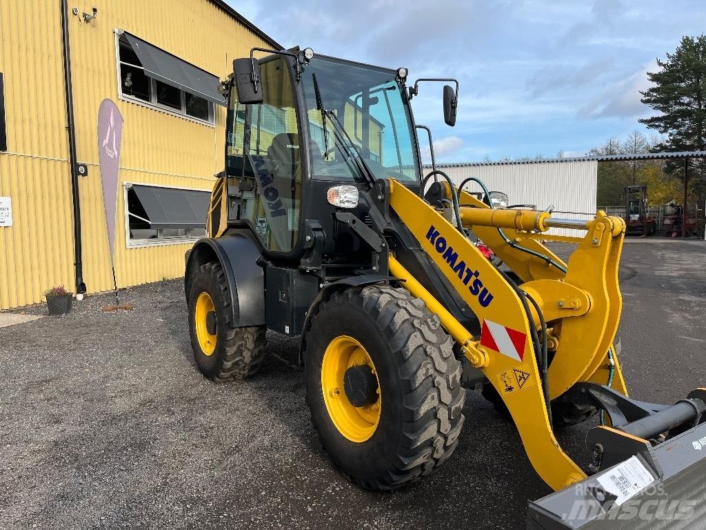 Komatsu WA80M-8 Фронтальные погрузчики
