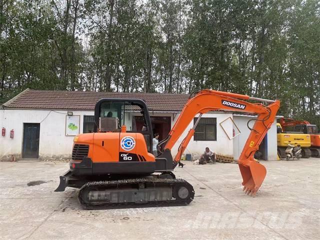 Doosan DX60 Гусеничные экскаваторы