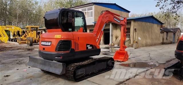 Doosan DX60 Гусеничные экскаваторы
