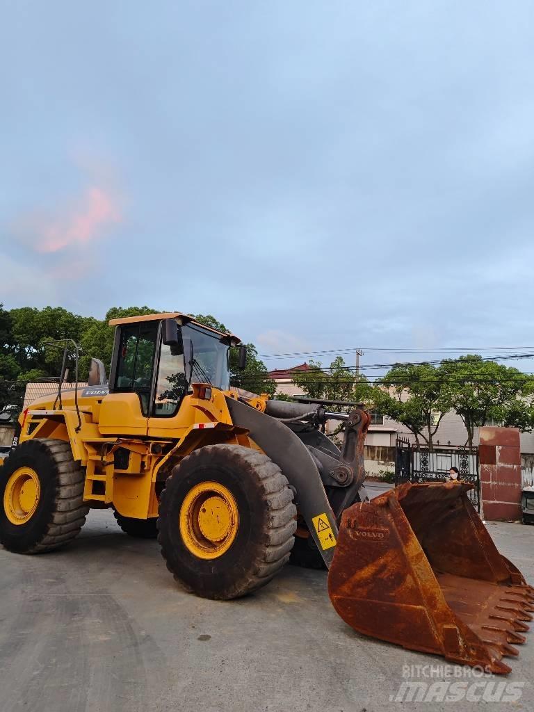 Volvo L 120 Фронтальные погрузчики