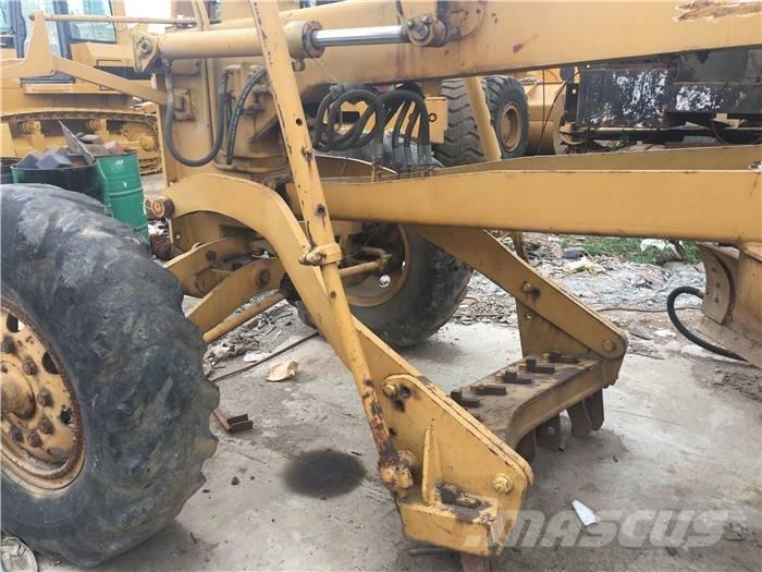 Komatsu GD 623 A Грейдеры