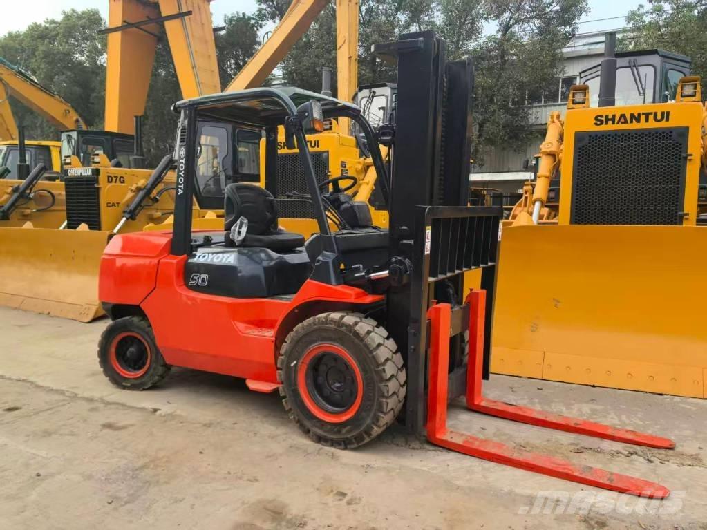 Toyota 7FD50 Дизельные погрузчики
