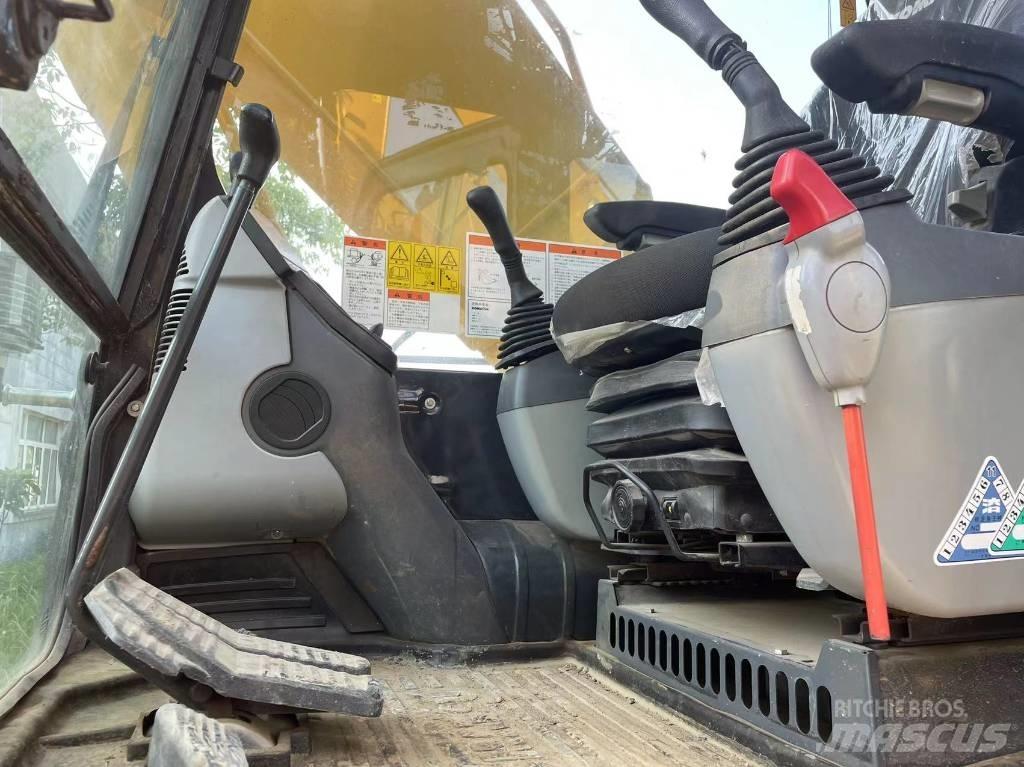 Komatsu PC 200-8 Гусеничные экскаваторы
