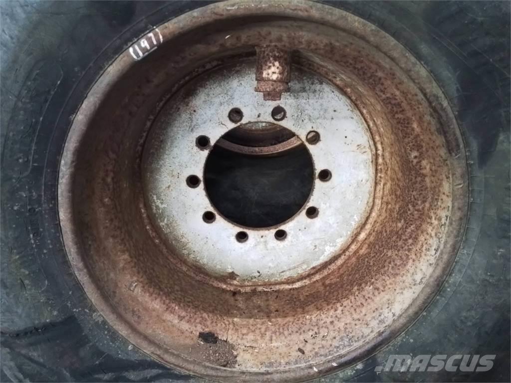 Valmet 836 20x26,5 Шины и колёса