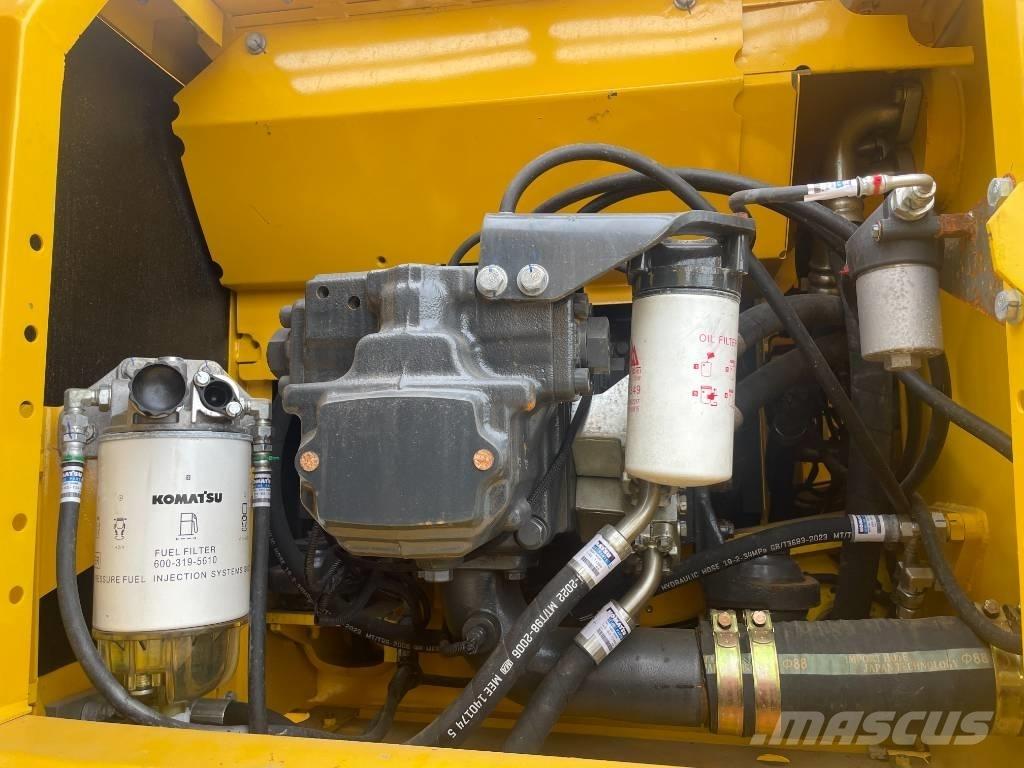 Komatsu PC 220 Гусеничные экскаваторы