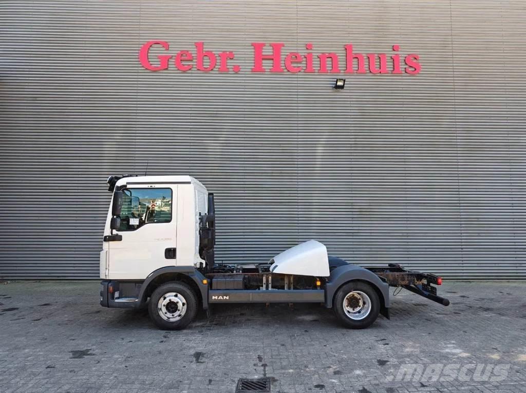 MAN TGL 8.220 4x2 Шасси с кабиной