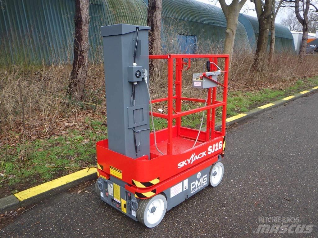 SkyJack SJ16 Вертикальные мачтовые подъемники