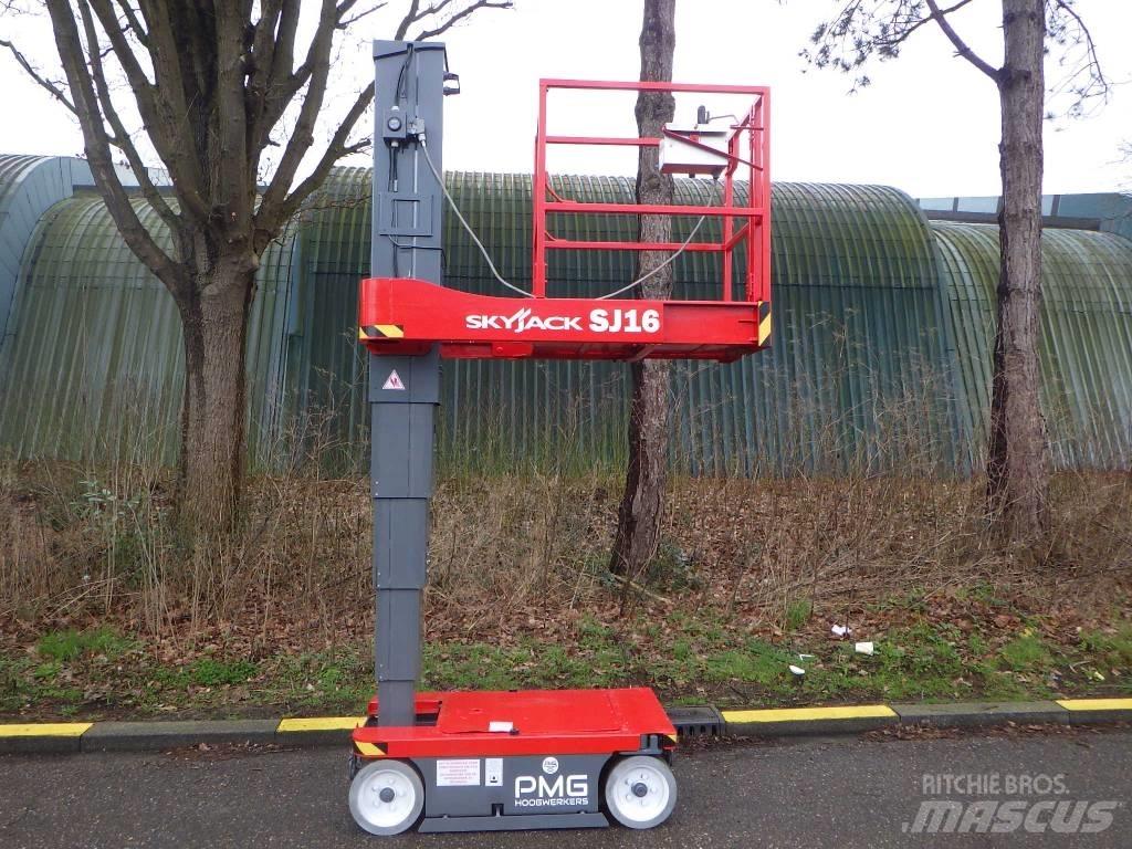 SkyJack SJ16 Вертикальные мачтовые подъемники