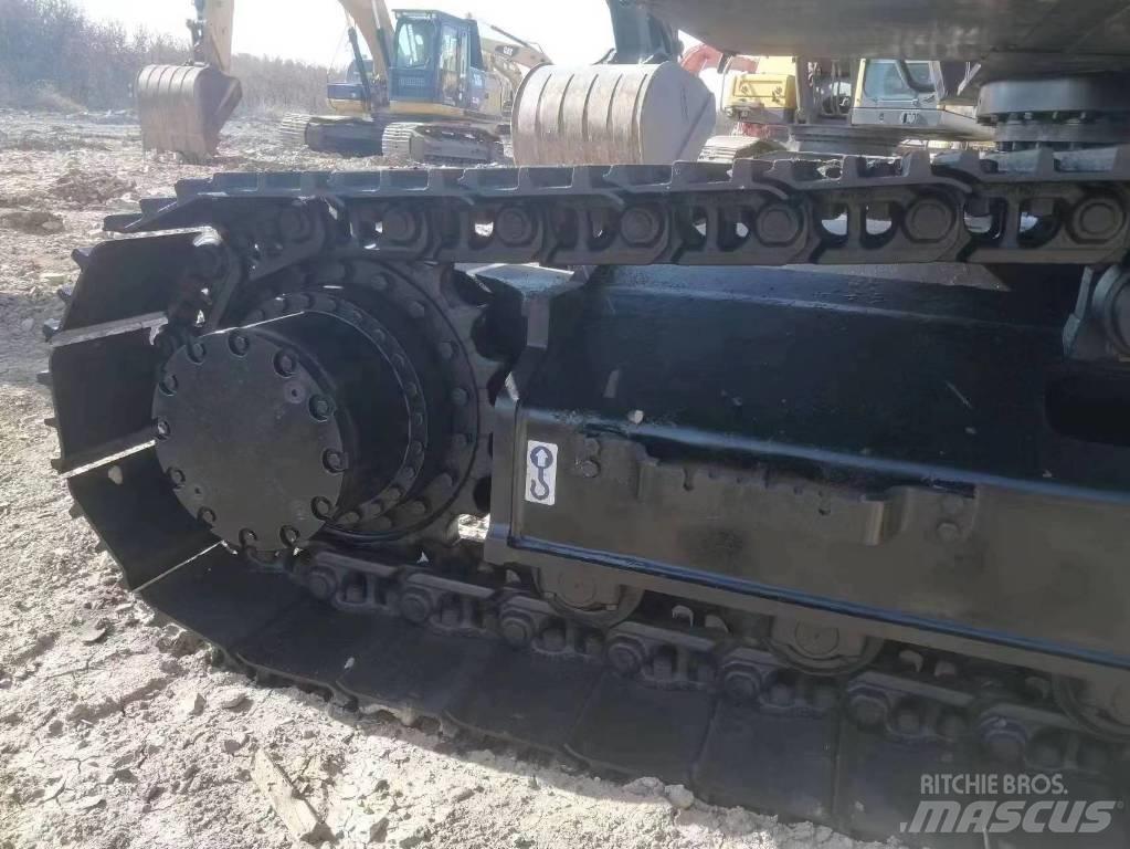 Hitachi ZX 200 Гусеничные экскаваторы