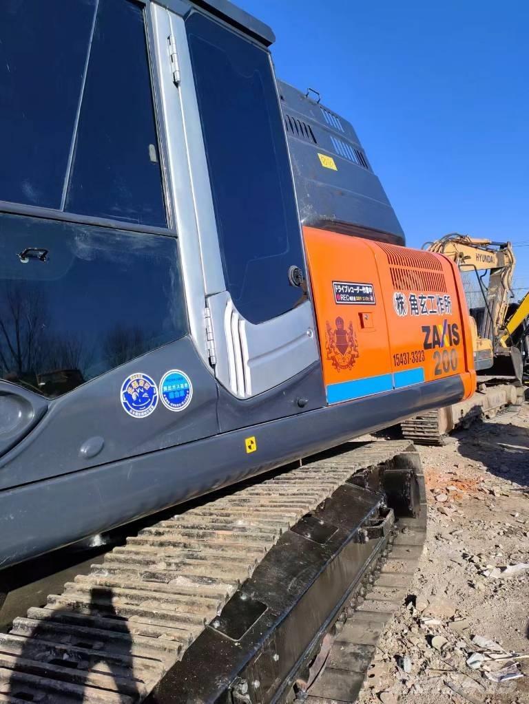 Hitachi ZX 200 Гусеничные экскаваторы