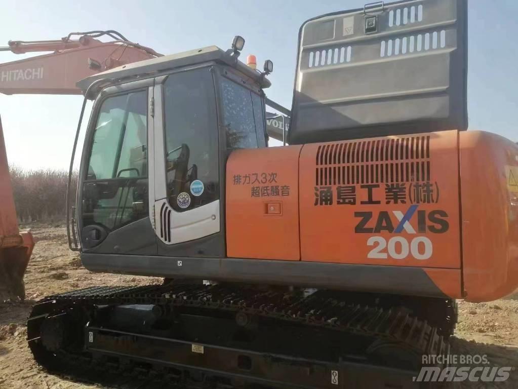 Hitachi ZX 200 Гусеничные экскаваторы