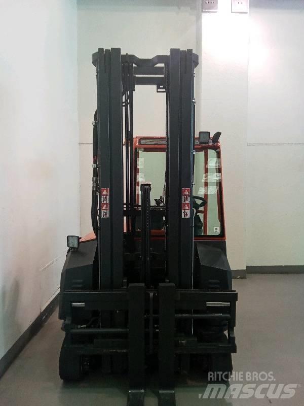 Combilift C 3000CBE Электропогрузчики