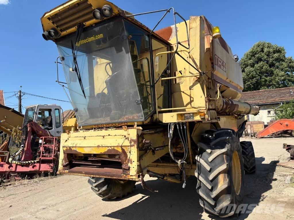 New Holland TF 44 Зерноуборочные комбайны
