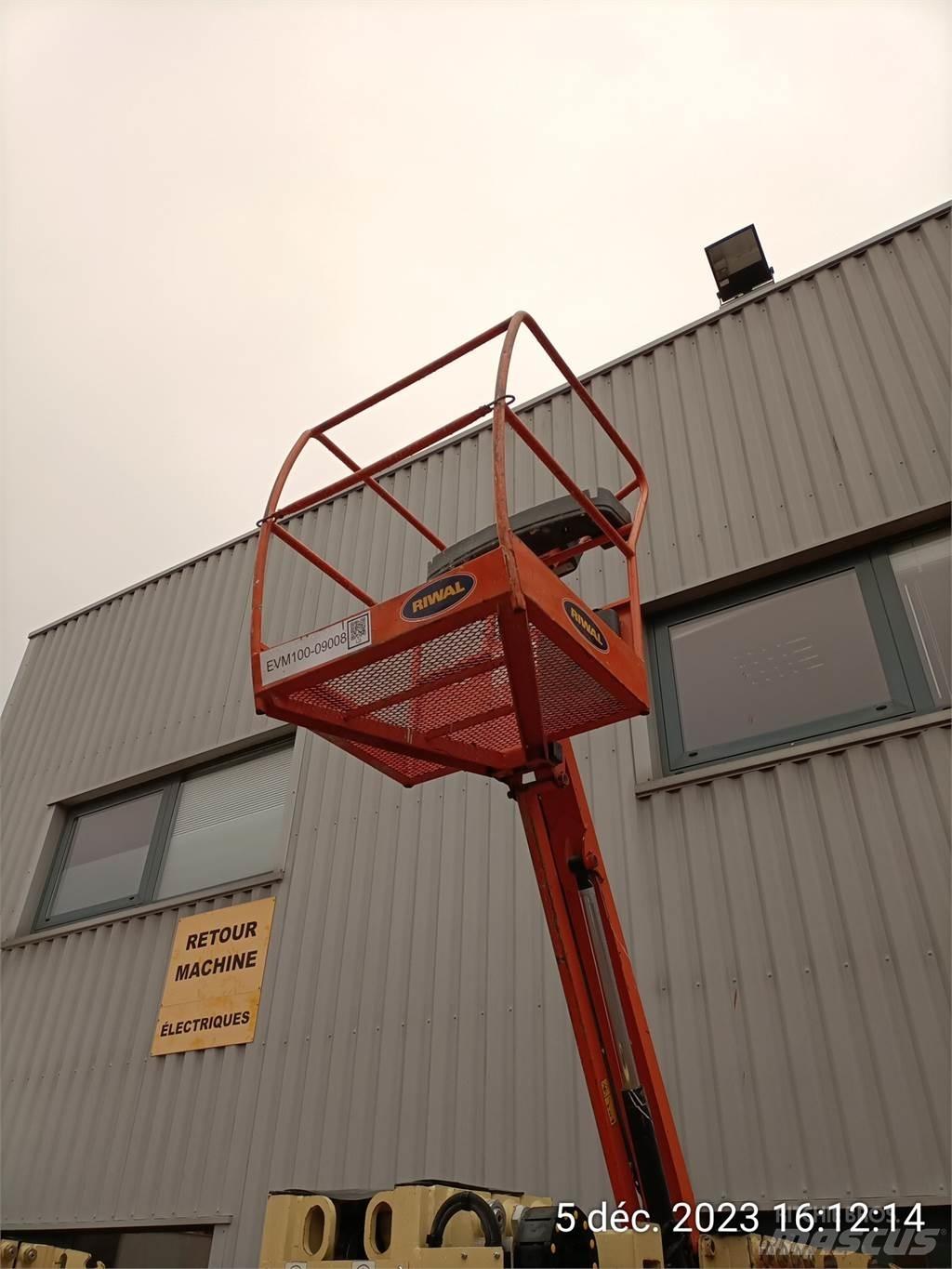 JLG T10E Разные подъемники и вышки