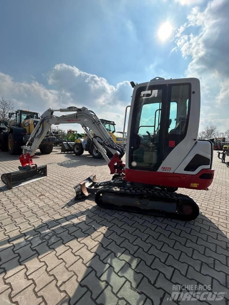 Takeuchi TB 225 Мини-экскаваторы