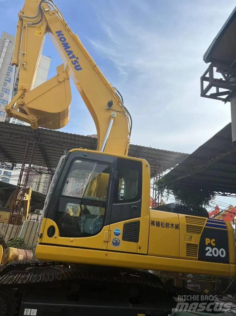 Komatsu PC 200 Малые экскаваторы 7т-12т