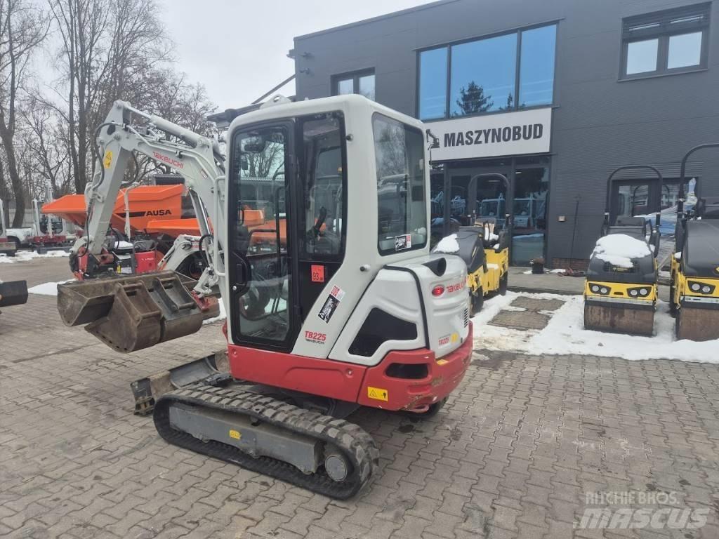Takeuchi TB 225 Мини-экскаваторы