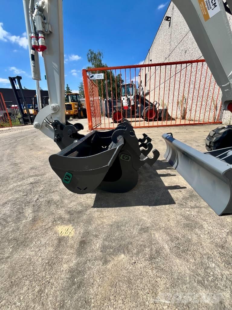 Takeuchi TB 217 R Мини-экскаваторы