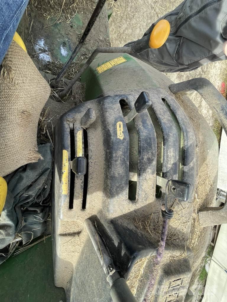 John Deere 5215 Трактора