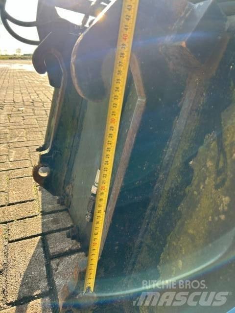 JCB Pelikan bak Ковши