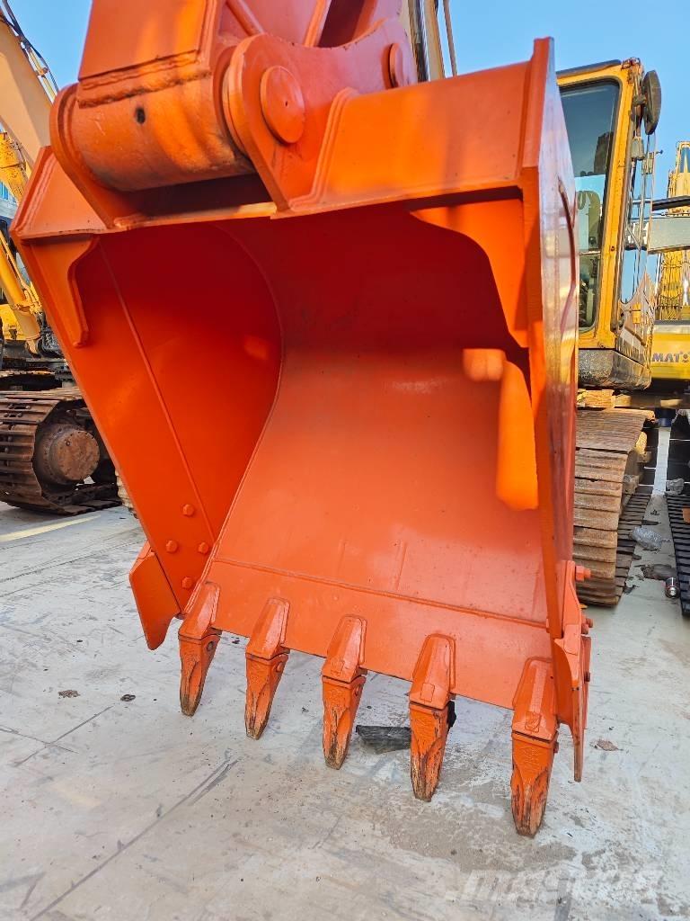 Hitachi ZX 210 Гусеничные экскаваторы