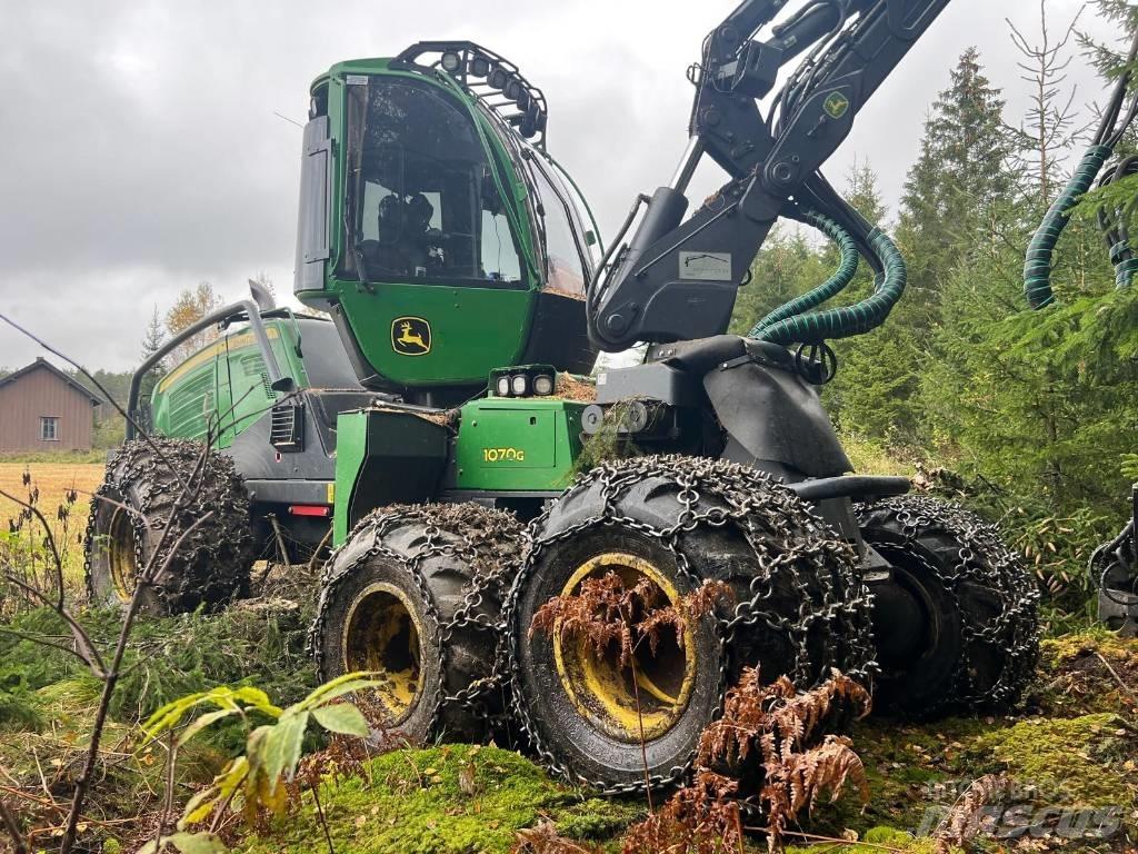 John Deere 1070G Харвестеры