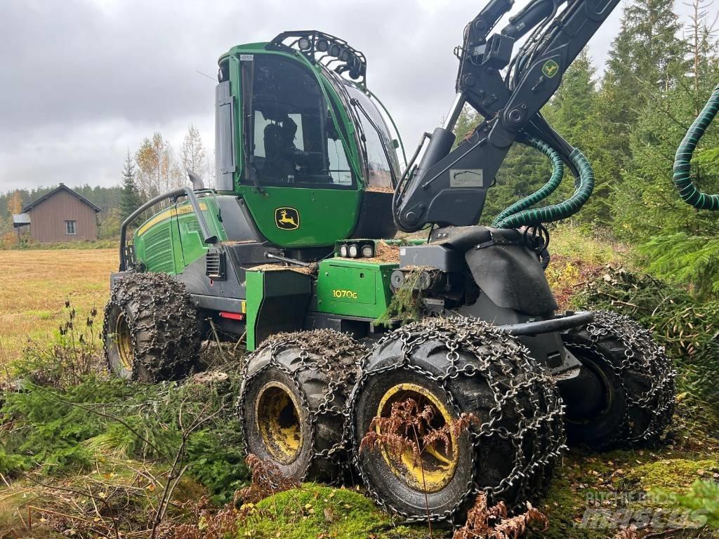 John Deere 1070G Харвестеры