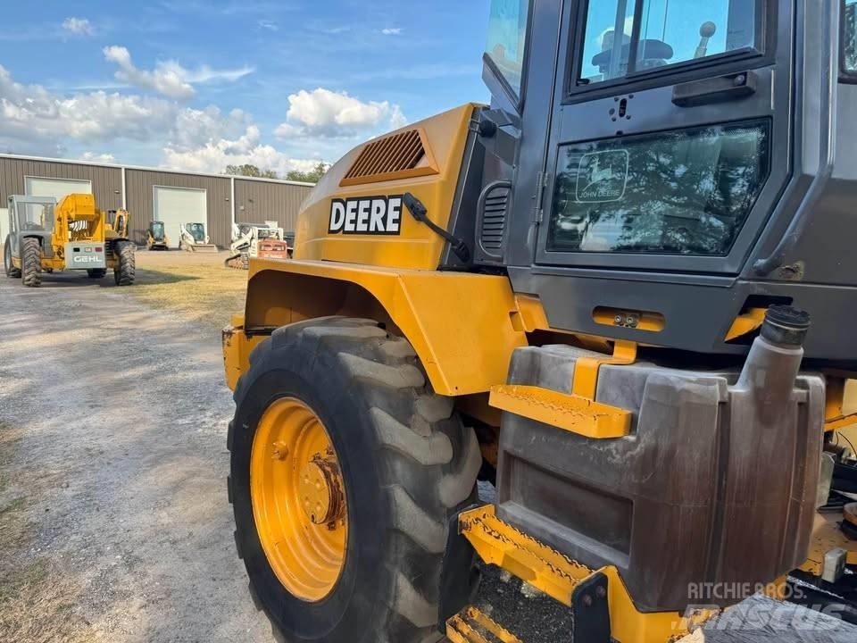 John Deere 324h Фронтальные погрузчики